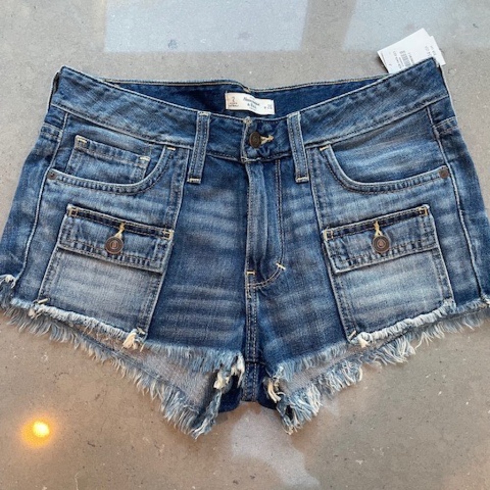 Abercrombie & Fitch - Low Rise Boyfriend Shorts Size 26